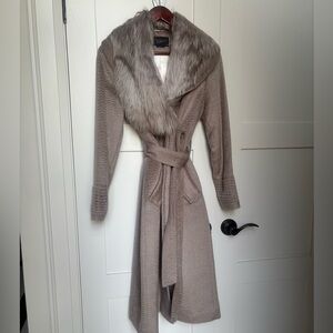 Sentler  Grey/beige Collar Women's Coat